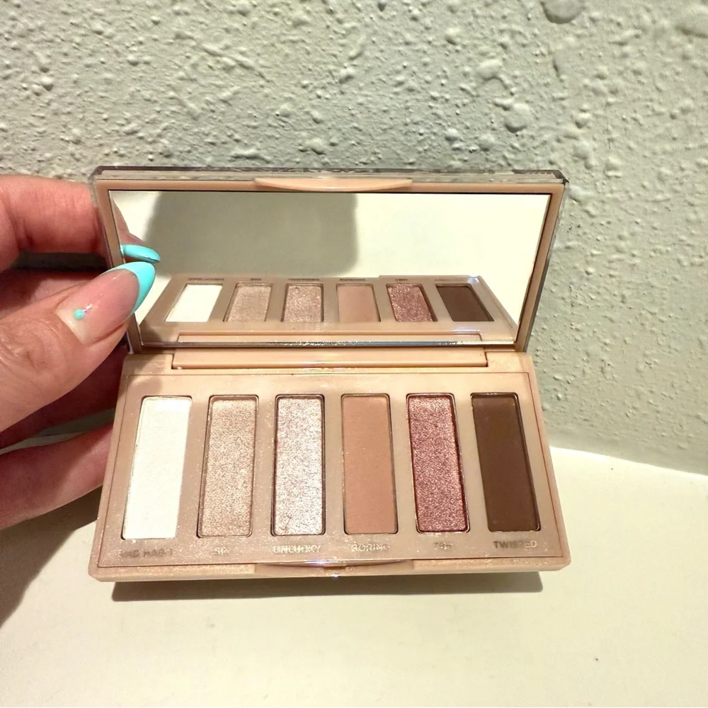 Urban Decay NAKED SIN Eyeshadow Mini Palette Size 6X 0.8 g NEW